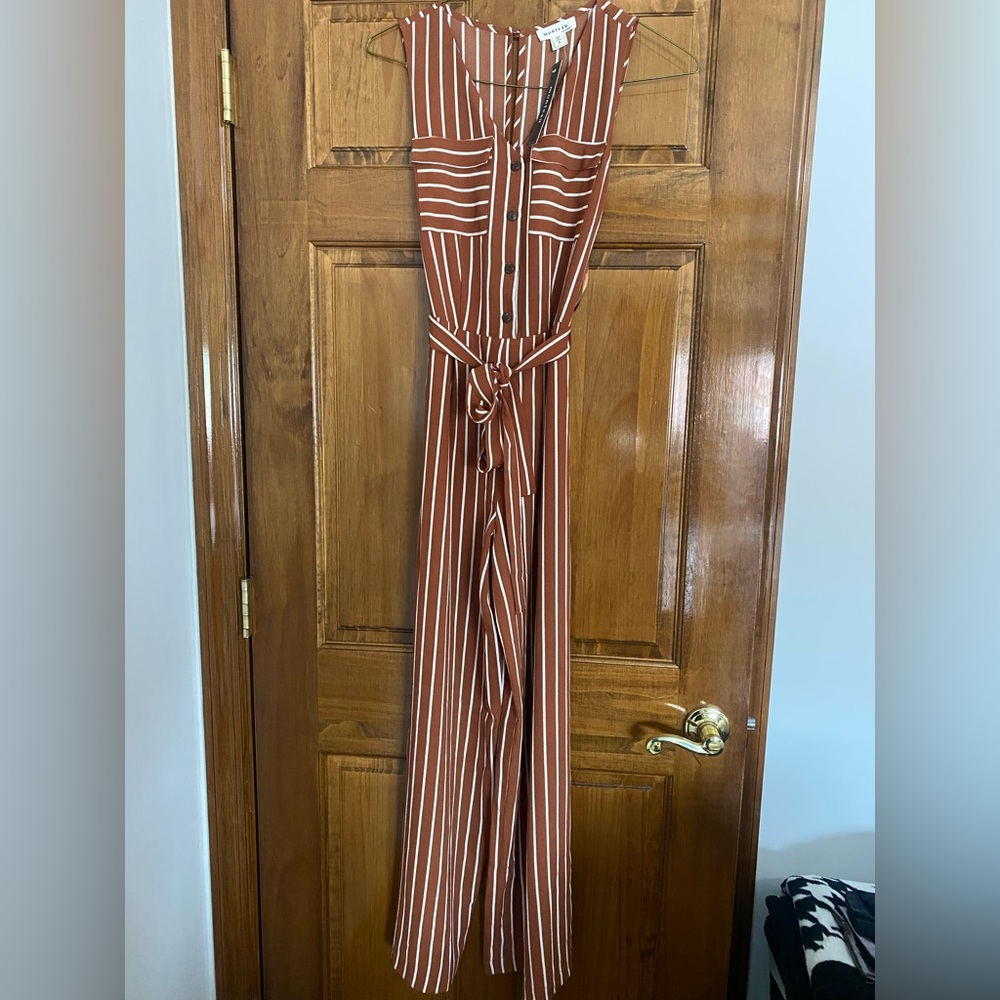 Brown flowy romper - Picture 2 of 4